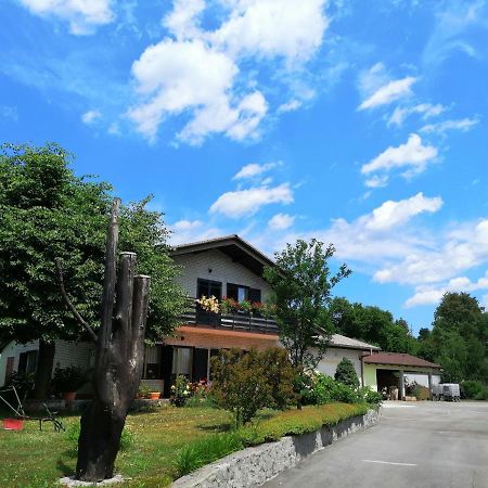 Deno Podgrad (Notranjska) Exterior foto