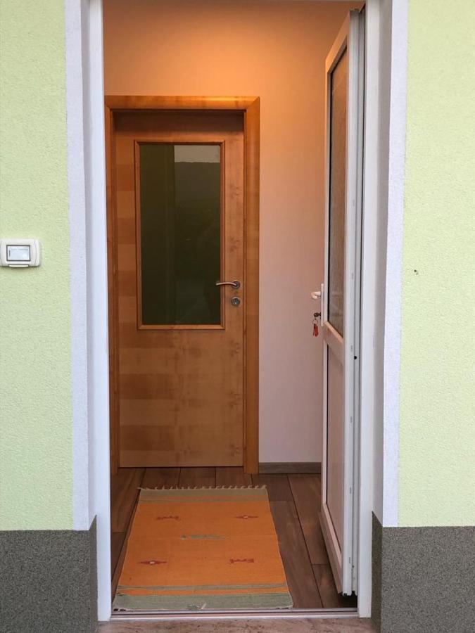 Deno Podgrad (Notranjska) Exterior foto
