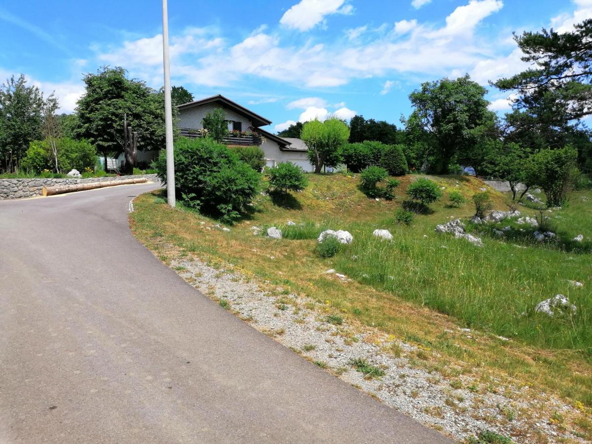 Deno Podgrad (Notranjska) Exterior foto